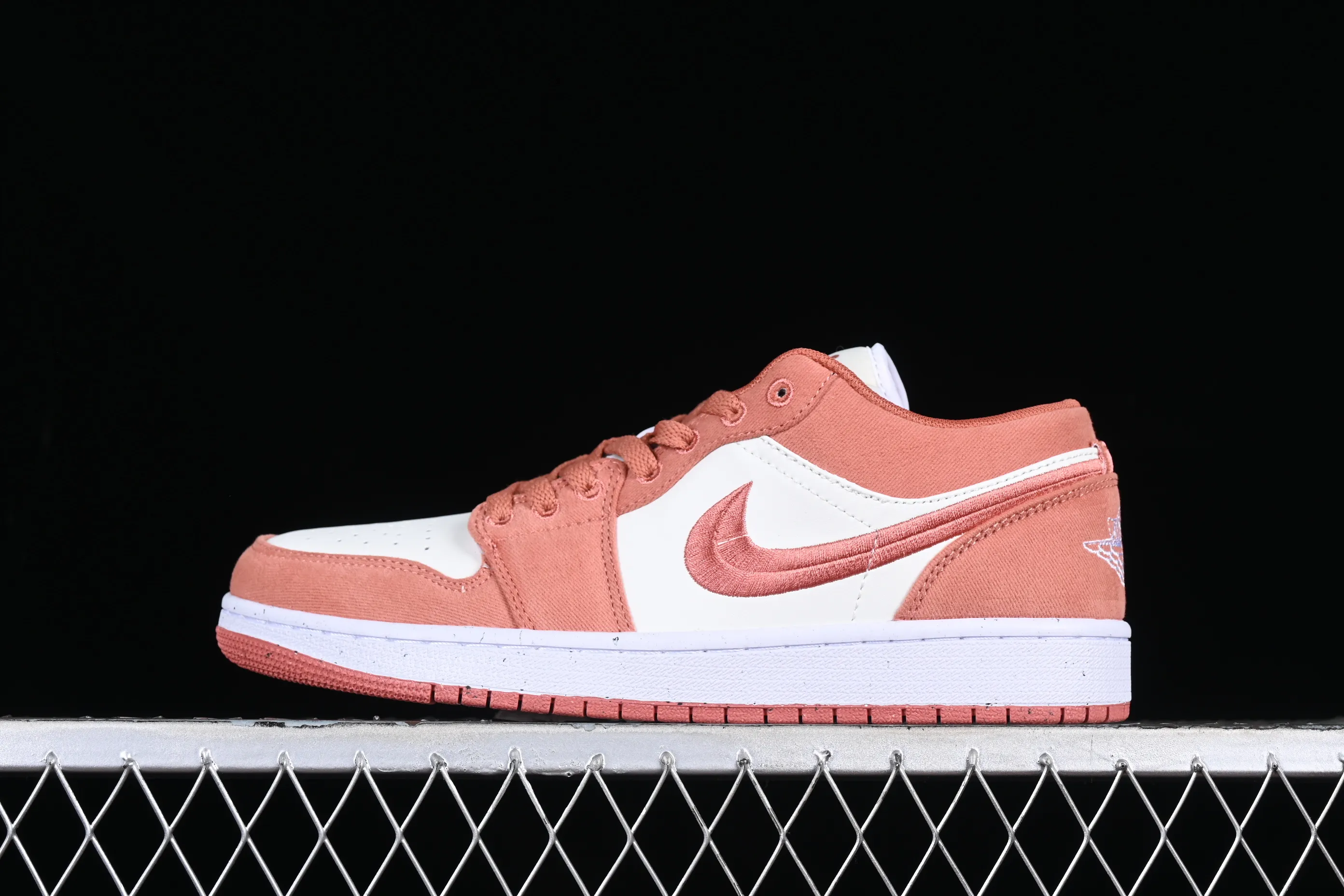 All categories Air Jordan Jordan series basketball shoes Air Jordan 1 Low Air Jordan 1 Low "Canvas" AJ1 Joe 1 pink and white low-top cultural basketball shoes FN3722-801